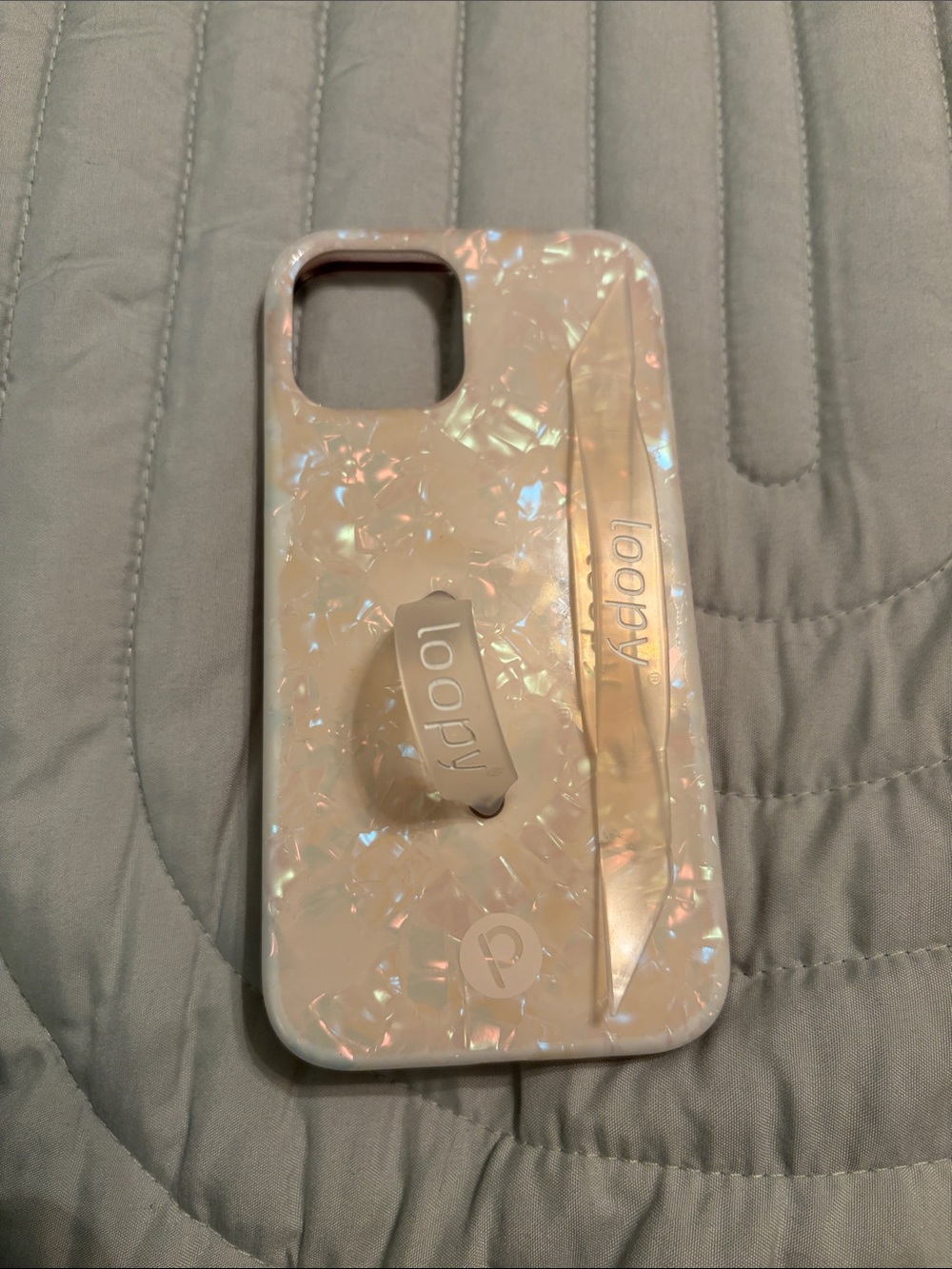 Iridescent Pearl Phone Case with Grip - White